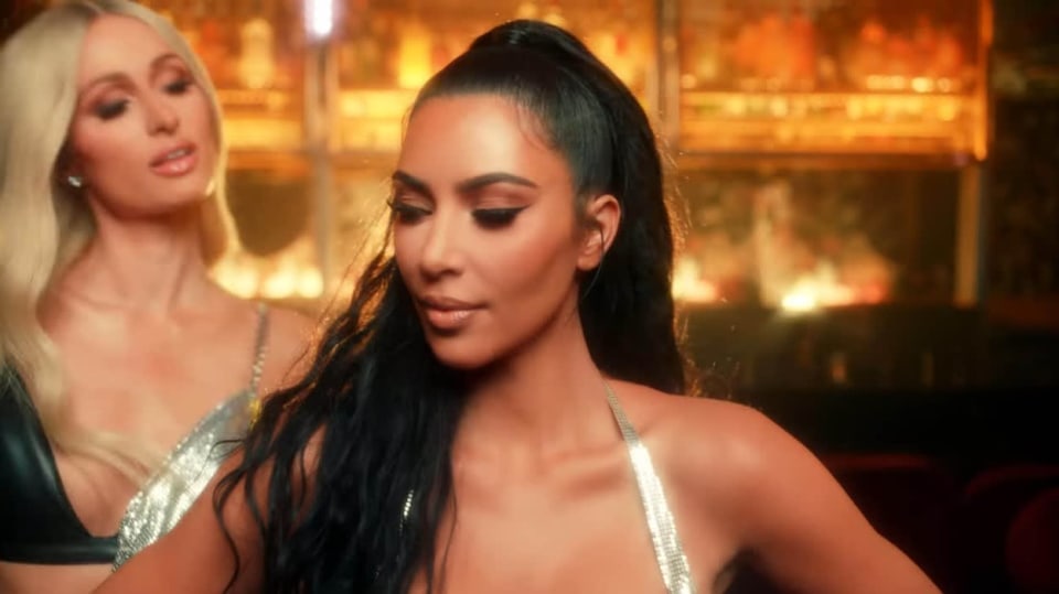 Paris Hilton a Kim Kardashian jsou dlouholeté kamarádky. Obě také zahýbaly světem díky uniklým nahrávkám.
